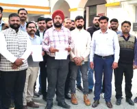 सहारनपुर में राष्ट्रीय स्वास्थ्य मिशन कर्मचारियों का धरना, समान कार्य-समान वेतन की मांग