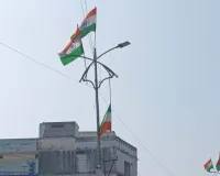 शामली: भिक्की मोड़ पर झुके व उल्टे लटकते तिरंगे, नगर पालिका पर लापरवाही का आरोप