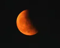 होली 2026 पर चंद्र ग्रहण का बड़ा संयोग, इन राशियों की चमकेगी किस्मत और बढ़ेगा धन लाभ