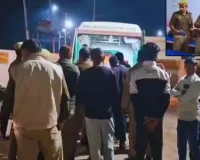 संभल में गायों को बचाने के प्रयास में भीषण सड़क हादसा, अनियंत्रित पिकअप पलटने से एक युवक की मौत