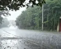 यूपी में बिगड़ा मौसम: 13 जिलों में बारिश और ओले का अलर्ट, 40 किमी की रफ्तार से चलेंगी हवाएं