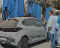 नोएडा में वैलेंटाइन- डे के दिन युवक-युवती की कार में गोली लगी मिली लाश, पुलिस जांच में जुटी 