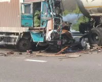 सुलतानपुर में पूर्वांचल एक्सप्रेस-वे पर कंटेनर-टैंकर की टक्कर में एक की मौत