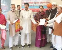 शामली: वाल्मीकि समाज और सफाई कर्मचारियों का 7 सूत्रीय ज्ञापन SDM को सौंपा