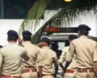 फर्रुखाबाद- पुलिस टीम पर हमला: अवैध निर्माण रुकवाने गए कर्मियों से मारपीट, महिला सिपाही की वर्दी फाड़ी