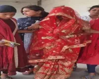 आगरा में दुल्हन साक्षात्कार देने विकास भवन पहुंची, बनी चर्चा का विषय