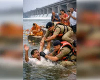 रामराज: गंगा बैराज में पूजा के दौरान पैर फिसलने से डूबा श्रद्धालु, पुलिस की तत्परता ने बचाई अनमोल जान