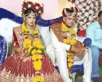 झांसी में एक 'लुटेरे दूल्हे' का पर्दाफाश.. 6 साल में 3 शादियां , गहने हड़पे , चौथी शादी की तैयारी के दौरान खुली पोल