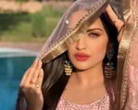 एक्ट्रेस हिमांशी खुराना को जान से मारने की धमकी, मांगी गई 10 करोड़ की फिरौती; पुलिस ने बढ़ाई सुरक्षा