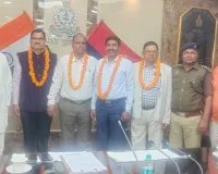 मेरठ पुलिस लाइन में सेवानिवृत्त अधिकारियों और कर्मचारियों का सम्मान समारोह