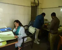 बागपतः जिलाधिकारी अस्मिता लाल का जिला पंचायत कार्यालय में औचक निरीक्षण, मिली अव्यवस्था और कर्मचारियों की अनुपस्थिति