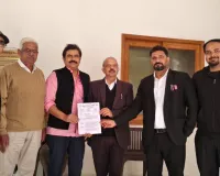 मेरठःसेंट्रल मार्केट व्यापारियों ने पीएम मोदी से मिलने का समय मांगा, मंडलायुक्त को सौंपा ज्ञापन