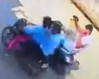 ग्रेटर नोएडा में दूध कारोबारी के घर पर बाइक सवार बदमाशों ने की फायरिंग,  सीसीटीवी वायरल 