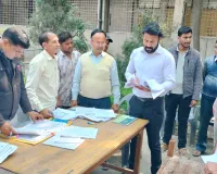 कैराना: जिलाधिकारी ने बूथों पर पहुँचकर जाँचा मतदाता पुनरीक्षण अभियान, 18-19 आयु वर्ग पर विशेष जोर