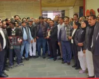 खतौली तहसील में आर-पार की जंग: चौथे दिन भी वकीलों का हल्लाबोल, जुलूस निकाल तहसील प्रशासन को ललकारा