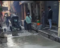 खतौली में पुलिस के कड़े पहरे में हुआ गली का निर्माण, दो वर्षों से चल रहे गुटबंदी के विवाद का हुआ अंत