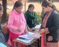 बिजनौर: जिलाधिकारी  ने मतदेय स्थलों का किया निरीक्षण, बीएलओ को फार्म-6, 7 और 8 भरवाने के संबंध में दिए आवश्यक दिशा-निर्देश