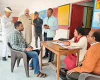 मतदाता सूची को त्रुटिरहित बनाने के लिए प्रशासन सख्त; उप जिला निर्वाचन अधिकारी ने परखीं मतदान केंद्रों की व्यवस्थाएं