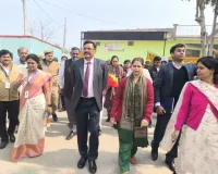 बिजनौर: कमिश्नर आनंजय कुमार ने ग्राम चौपाल में परखी विकास कार्यों की हकीकत, खाली रजिस्टर देख बिफरे 