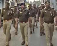 संभल: होली से पहले पुलिस अलर्ट, सीओ चंदौसी ने किया फ्लैग मार्च और सघन चेकिंग अभियान