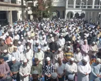 अमरोहा में रमजान के दूसरे जुमे पर उमड़ी नमाजियों की भीड़, अमन-चैन की मांगी दुआ