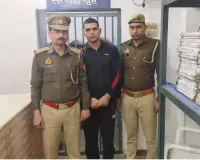 अमरोहा: राशिद हत्याकांड का मुख्य आरोपी गिरफ्तार, 25 हजार का इनामी था नब्बू, थाने में आत्मसमर्पण कर आरोपी ने डाला हथियार