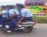 इंदिरापुरम में ‘स्कूटी पूल’ का वायरल वीडियो! गाजियाबाद की सड़कों पर स्कूली बच्चों की जान से खिलवाड़?