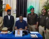 अलीगढ में नेताजी एक्सप्रेस में वसूली कर रहा फर्जी टीटीई गिरफ्तार: वंदे भारत का वेटर बनकर कर रहा था ठगी