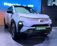 Tata Curvv EV पर बंपर डिस्काउंट फरवरी 2026 में 3.80 लाख तक की बचत जानें कीमत और सेफ्टी फीचर्स