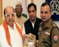 मुरादाबाद एसएसपी सतपाल अंतिल का जोरदार अभिनंदन, दलित एकता महासंघ ने स्मृति चिन्ह भेंट कर सराहा पुलिस का मानवीय चेहरा