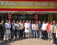 मुजफ्फरनगर के माया पैलेस में उमड़ी भीड़, ब्लॉक प्रमुख के नेतृत्व में सैकड़ों लोगों ने देखी फिल्म गोदान