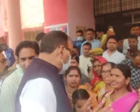 सीतापुर के सिधौली सीएचसी में अचानक पैदल पहुंचे ब्रजेश पाठक, खामियों को देख जिम्मेदारों को कड़ी फटकार