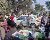 सहारनपुर : दूध वाहन की टक्कर से बाइक सवार की मौत,ग्रामीणों व परिजनों ने लगाया जाम