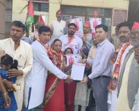 शामली: रसोई गैस सिलेंडरों की कमी पर समाजवादी पार्टी महिला सभा का राज्यपाल को ज्ञापन