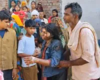 अलीगढ़: चचेरी बहन पर पेट्रोल छिड़ककर लगाई आग; 4 घंटे तक छत पर हाईवोल्टेज ड्रामा करने वाला आरोपी भाई गिरफ्तार