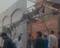 मेरठ: लिसाड़ी गेट में अवैध रूप से खंभे पर चढ़कर तार ठीक कर रहा युवक करंट से झुलसा, गिरा खंभा