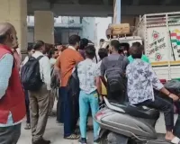 मेरठ: माधवपुरम गेट पर पिकअप की टक्कर से बच्चा घायल, गुस्साए लोगों ने चालक को जमकर पीटा