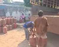 मेरठ: गैस सिलेंडर की कमी की खबरें मात्र अफवाह, डीएम ने जनता से की शांति की अपील