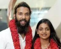 कुंभ की वायरल गर्ल मोनालिसा केस: 'सुनियोजित लव जिहाद' का आरोप, सीएम से करेंगे गुहार