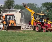 भूमाफिया के हाेटल पर चला बुलडोजर, चारागाह की 10 करोड़ की जमीन कब्जामुक्त : अबिचल प्रताप सिंह