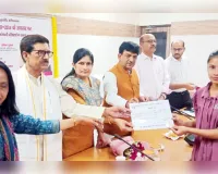 मुजफ्फरनगर में अंतरराष्ट्रीय महिला दिवस पर बेटियों और महिलाओं का सम्मान, योजनाओं के लाभार्थियों को सौंपी सौगात