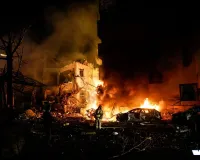 ईरान-इजराइल महायुद्ध: ऑयल डिपो पर हमलों के बाद 'ब्लैक रेन' का खतरा, WHO ने जारी की रेड अलर्ट चेतावनी