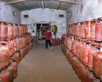 भारत ने वैकल्पिक मार्गों से हासिल की एलपीजी और एलएनजी, घरेलू कंपनियों ने भी बढ़ाया उत्पादन 