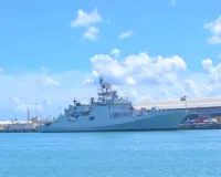 मॉरीशस के पोर्ट लुईस पहुंचा भारतीय नौसेना का युद्धपोत आईएनएस त्रिकंद..समुद्री सुरक्षा होगी मजबूत