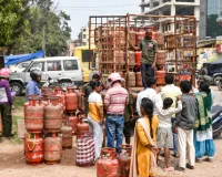 'हर दिन 50 लाख एलपीजी सिलेंडर सप्लाई किए जा रहे हैं', सरकार ने पैनिक बुकिंग से बचने की दी सलाह 