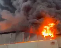 देश के कई हिस्सों में आग लगने की घटनाओं ने मचाई अफरा-तफरी, हजारों लोग बेघर