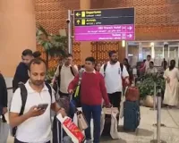 मिडिल ईस्ट तनाव के बीच अबू धाबी से भारतीयों को लेकर बेंगलुरु पहुंची फ्लाइट, यात्रियों ने बताया हालात