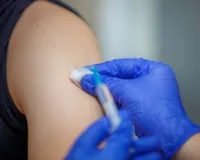 नेशनल वैक्सीनेशन डे: टीकाकरण क्यों है परिवार और बच्चों की सबसे बड़ी ढाल? जानें 5 मुख्य कारण 