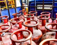 दिल्ली: क्राइम ब्रांच ने मुंडका में अवैध एलपीजी सिलेंडर जमाखोरी का भंडाफोड़ किया, 610 सिलेंडर बरामद