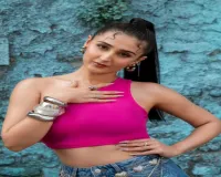 ध्वनि भानुशाली: यंग जनरेशन की फेवरेट सिंगर ने छुए दिल के तार, गाना सुन रोने पर मजबूर हो गए थे लोग